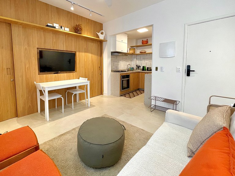 Modern and charming next to Ipanema beach!