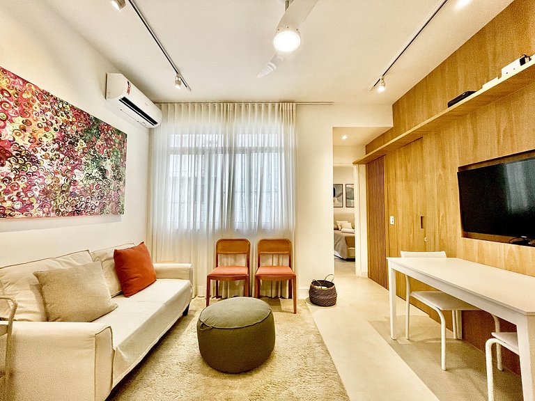 Modern and charming next to Ipanema beach!