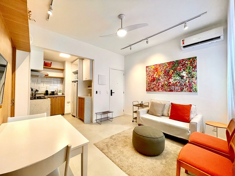 Modern and charming next to Ipanema beach!
