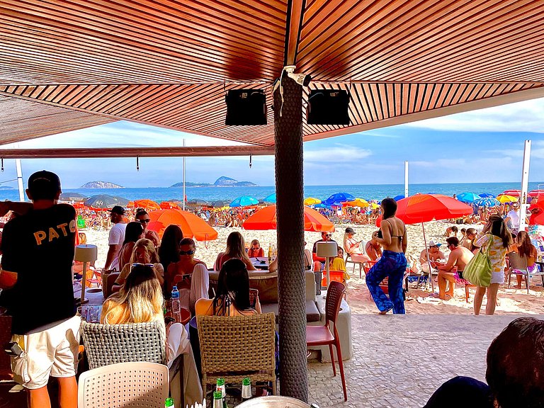 Modern and charming next to Ipanema beach!