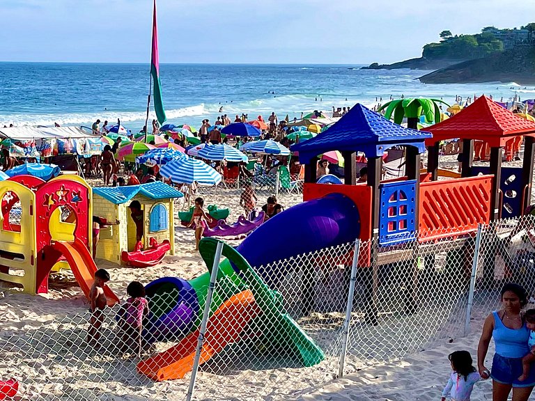 Modern and charming next to Ipanema beach!