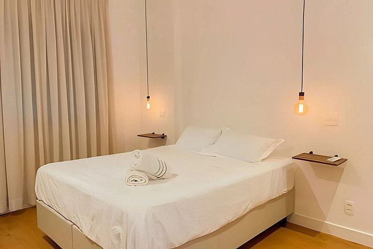 Renovated and modern next to Leblon's beach!
