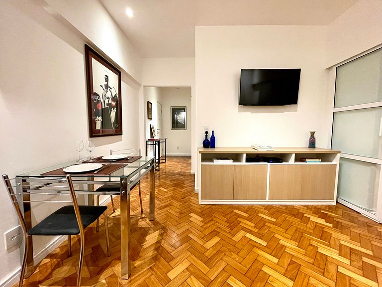 Renovated and charming close to Ipanema beach!