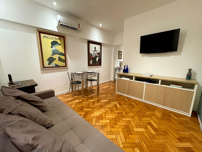 Renovated and charming close to Ipanema beach!