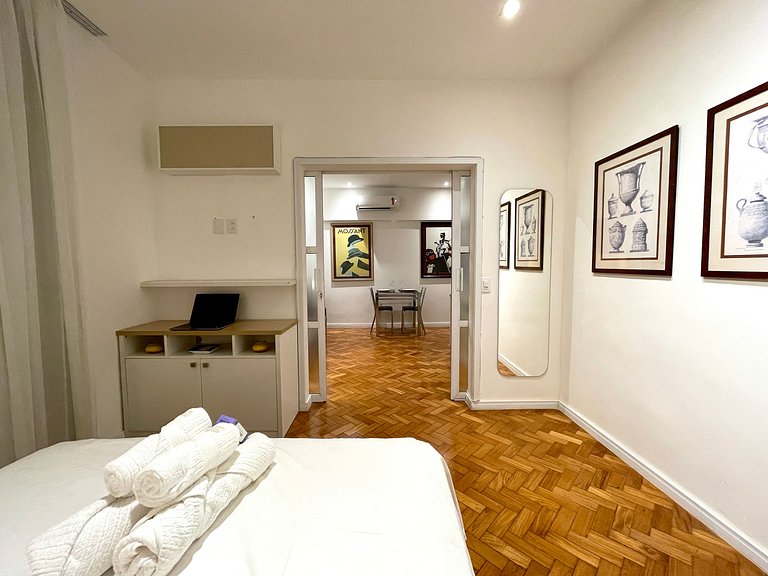 Renovated and charming close to Ipanema beach!