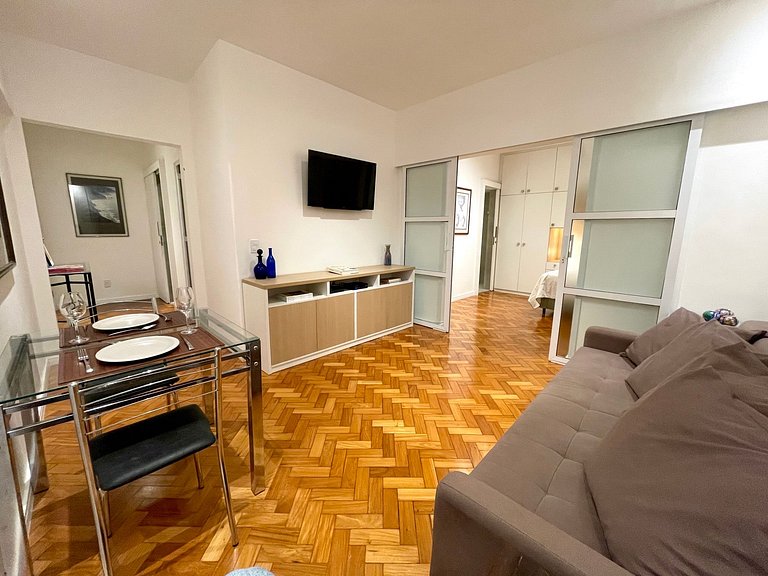 Renovated and charming close to Ipanema beach!