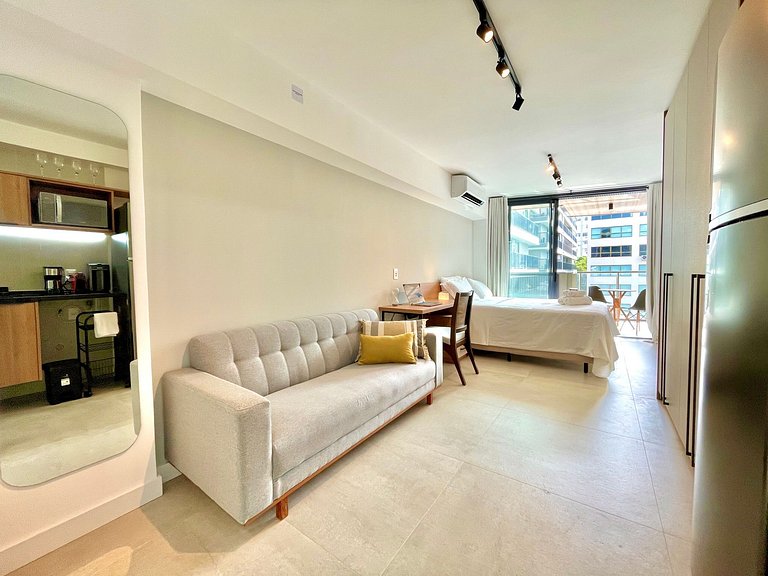 Studio Leblon - Reformado, com piscina e academia