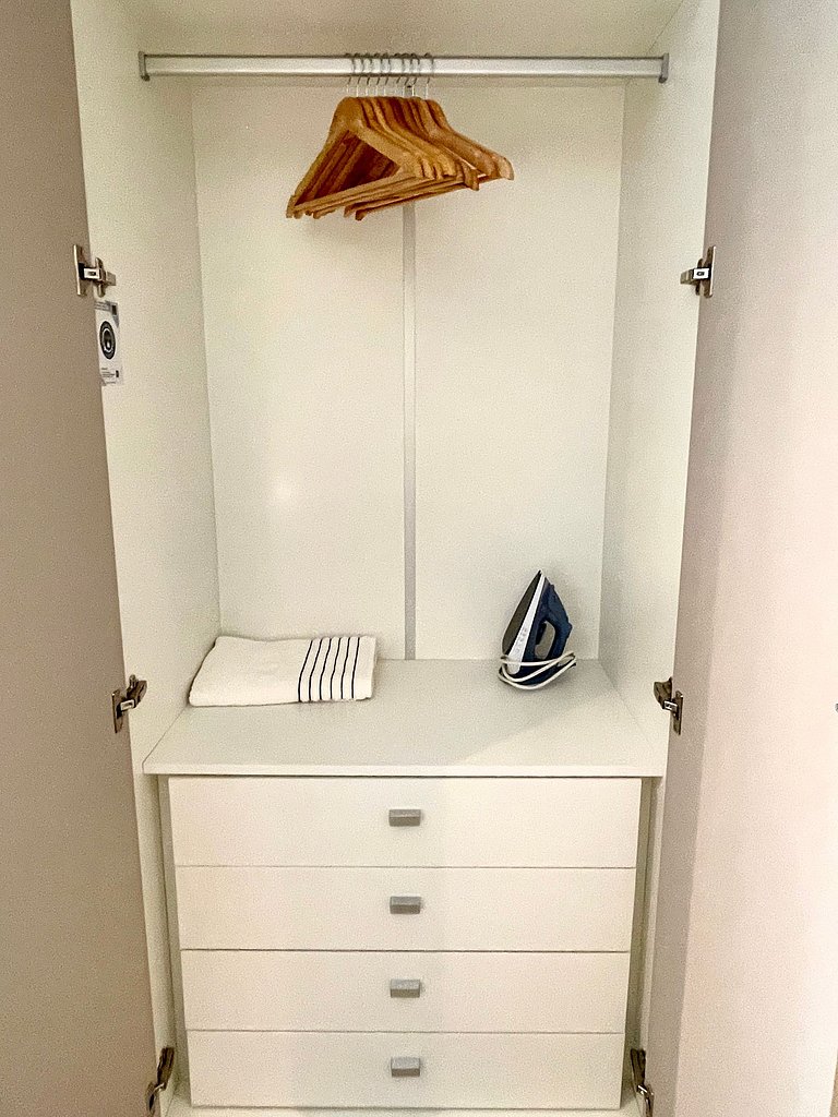 Studio Leblon - Reformado, com piscina e academia
