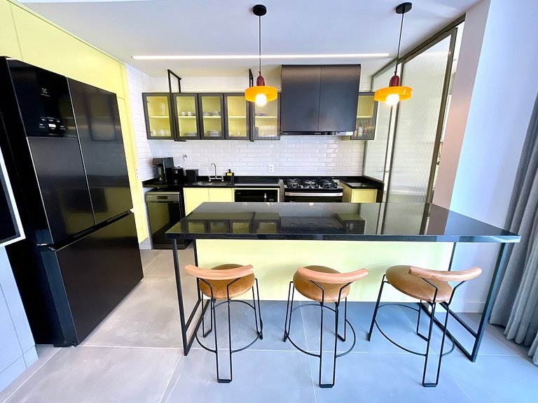 Modern penthouse with terrace in Leblon