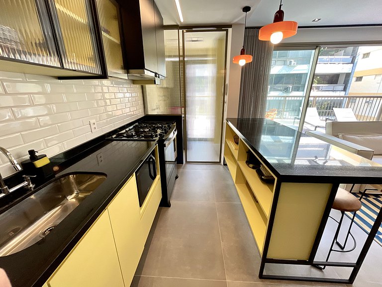 Modern penthouse with terrace in Leblon
