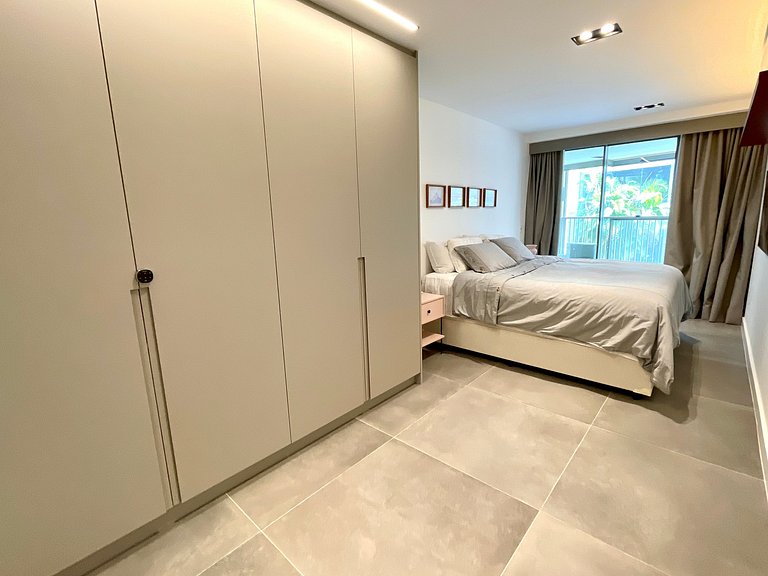 Modern penthouse with terrace in Leblon