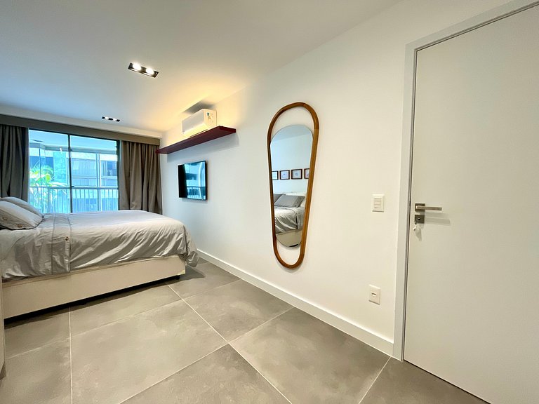 Modern penthouse with terrace in Leblon