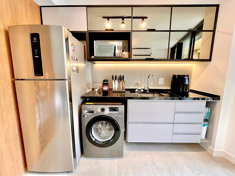 Studio Leblon - Modern with pool and gym.