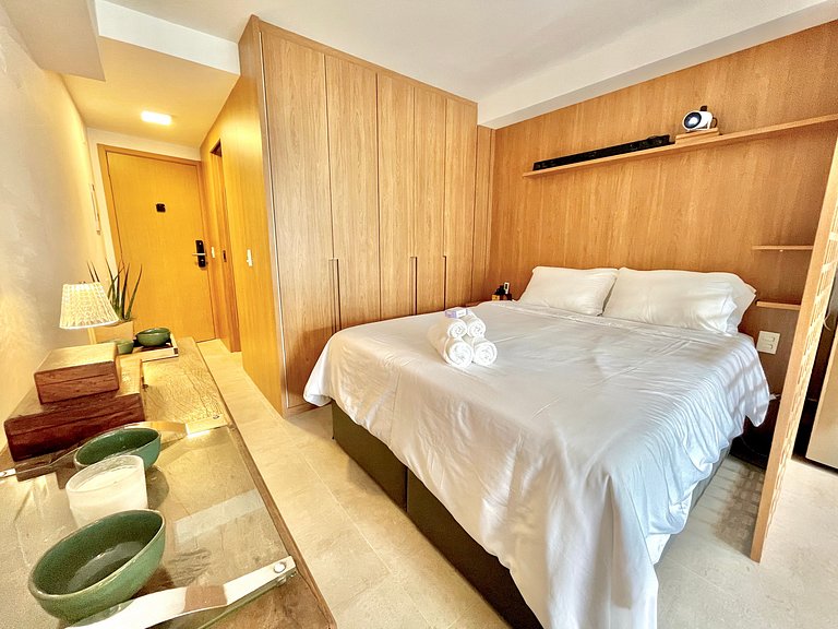 Studio Leblon - Modern with pool and gym.