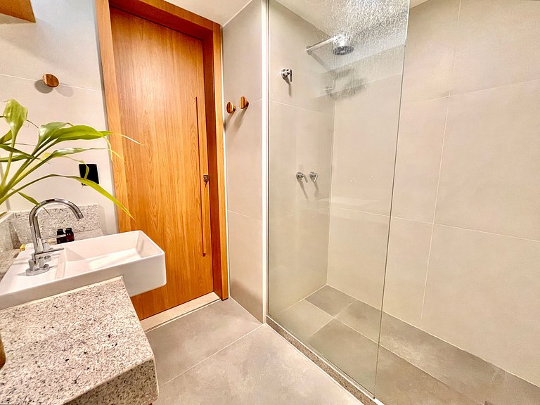 Studio Leblon - Modern with pool and gym.