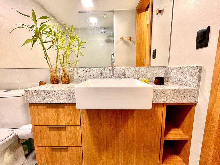 Studio Leblon - Modern with pool and gym.