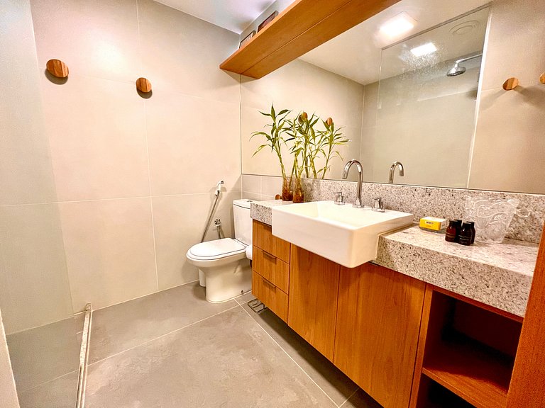 Studio Leblon - Modern with pool and gym.