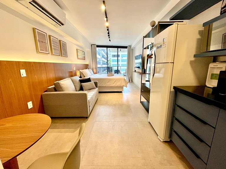 Studio Leblon - Modern with pool and gym.