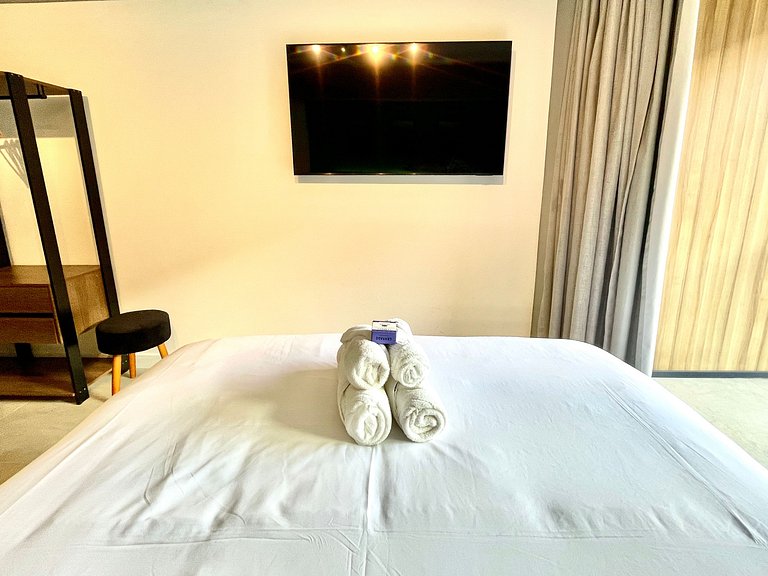 Studio Leblon - Modern with pool and gym.