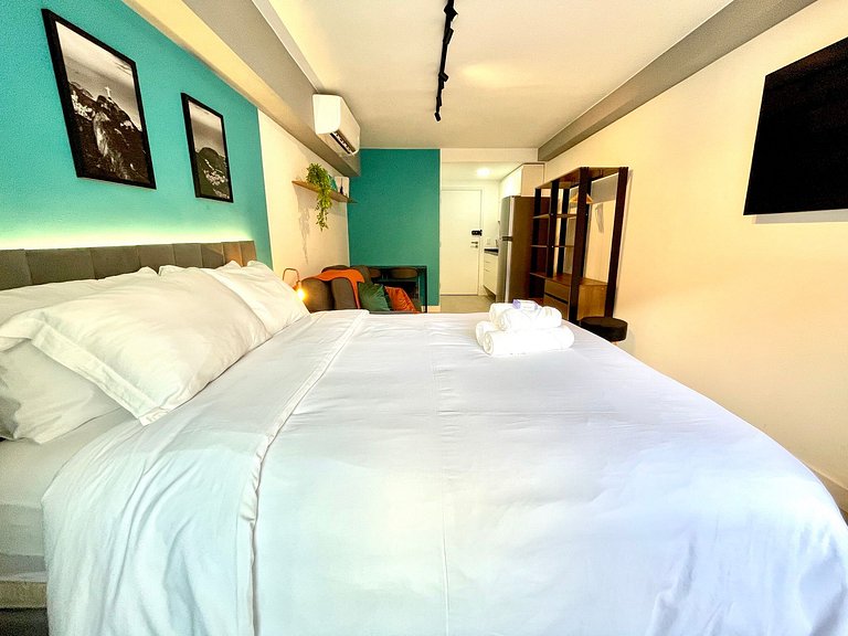 Studio Leblon - Modern with pool and gym.
