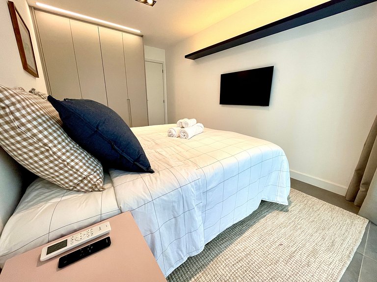 Modern penthouse with terrace in Leblon
