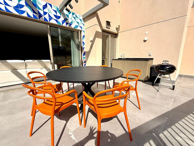 Modern penthouse with terrace in Leblon