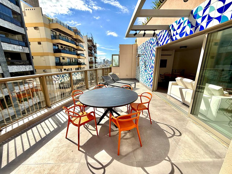 Modern penthouse with terrace in Leblon