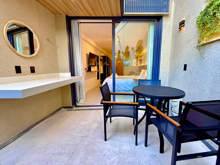Studio Leblon - Com terraço, piscina e academia.