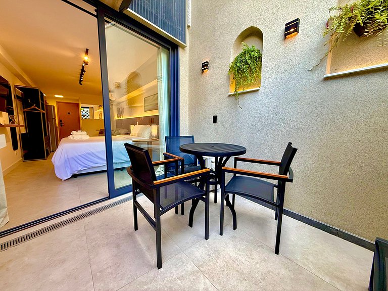 Studio Leblon - Com terraço, piscina e academia.