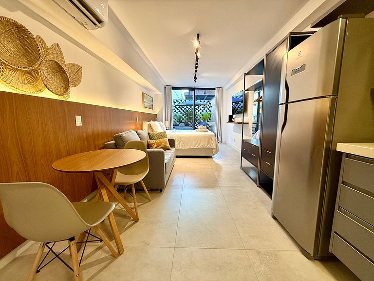 Studio Leblon - Com terraço, piscina e academia.