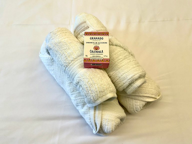 Studio Leblon - Modern with pool and gym.