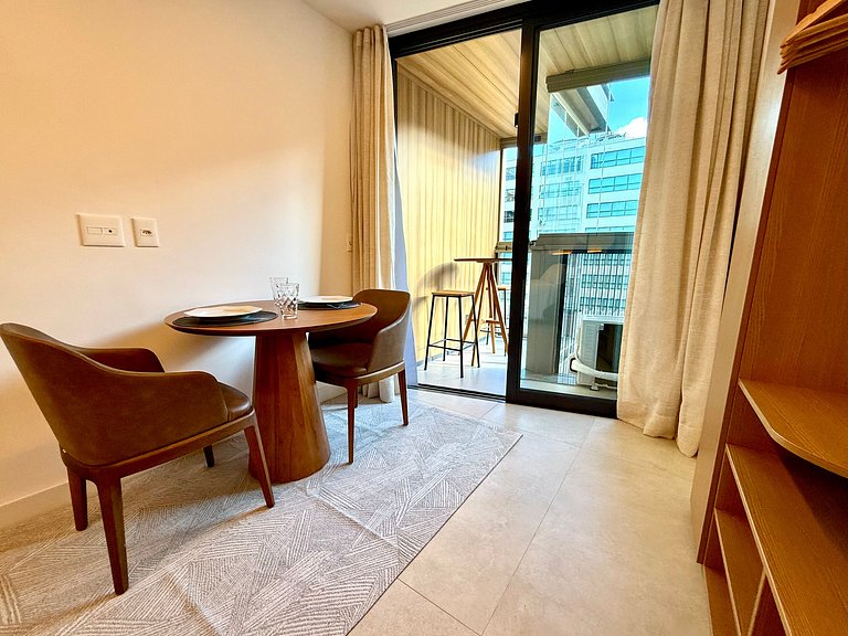 Studio Leblon - Modern with pool and gym.