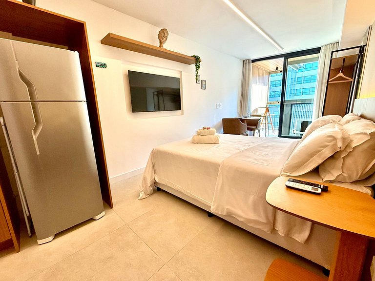 Studio Leblon - Modern with pool and gym.