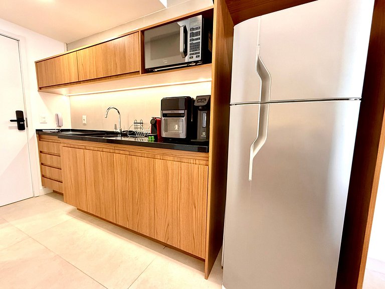 Studio Leblon - Modern with pool and gym.