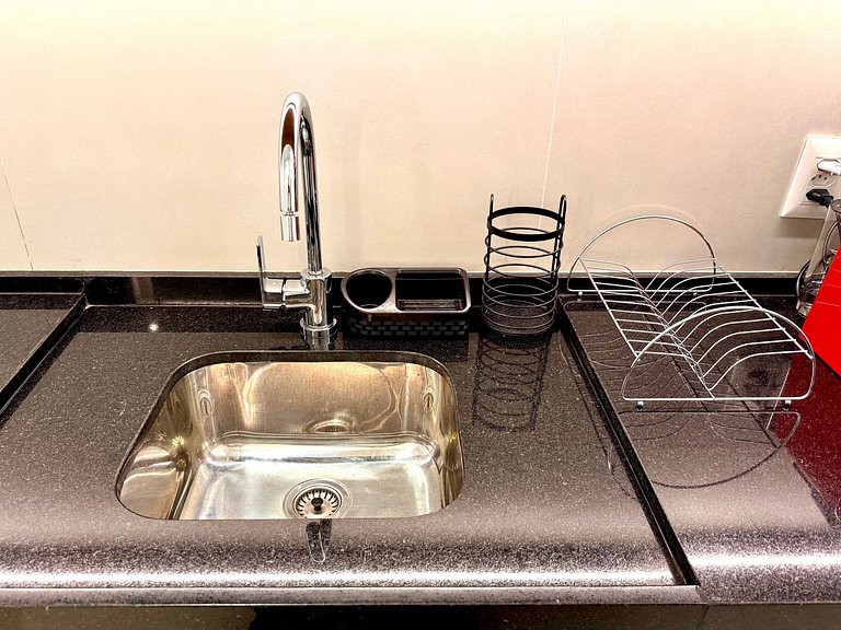 Studio Leblon - Modern with pool and gym.