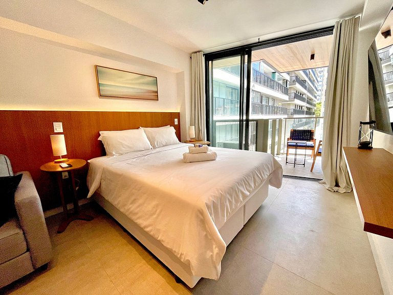 Studio Leblon - Modern with pool and gym.