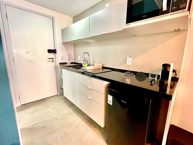 Studio Leblon - Novo, varanda, piscina e gym.