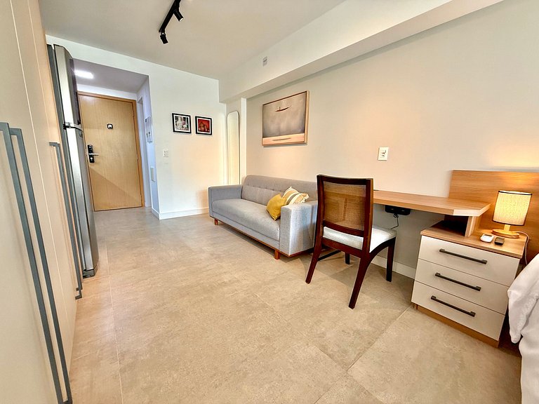 Studio Leblon - Novo, varanda, piscina e gym.