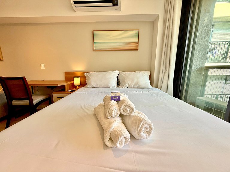 Studio Leblon - Novo, varanda, piscina e gym.