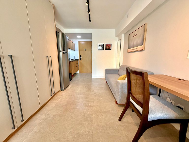 Studio Leblon - Novo, varanda, piscina e gym.