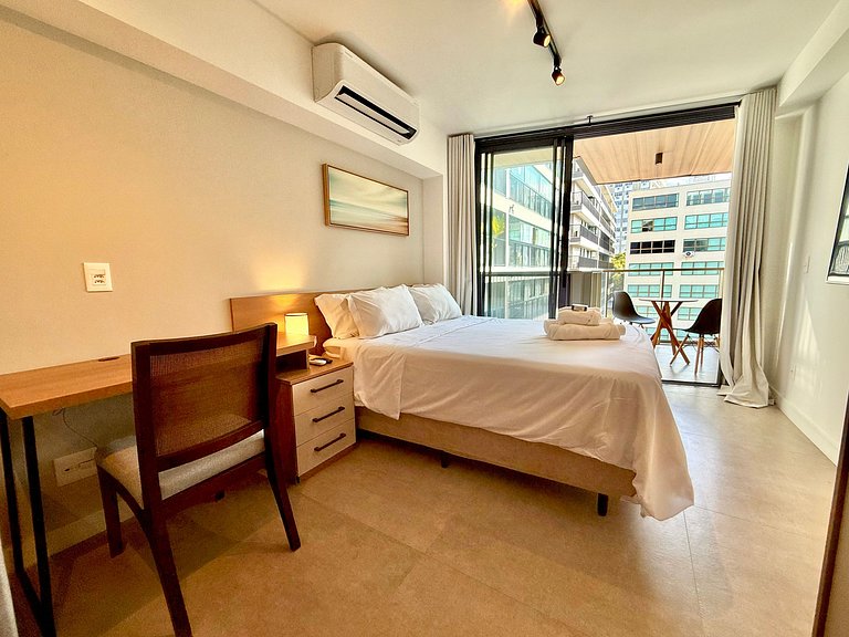 Studio Leblon - Novo, varanda, piscina e gym.