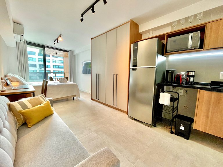 Studio Leblon - Novo, varanda, piscina e gym.