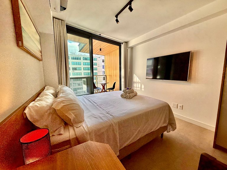 Studio Leblon - Novo, varanda, piscina e gym.