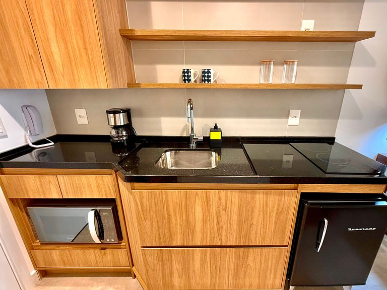 Studio Leblon - Modern with pool and gym.