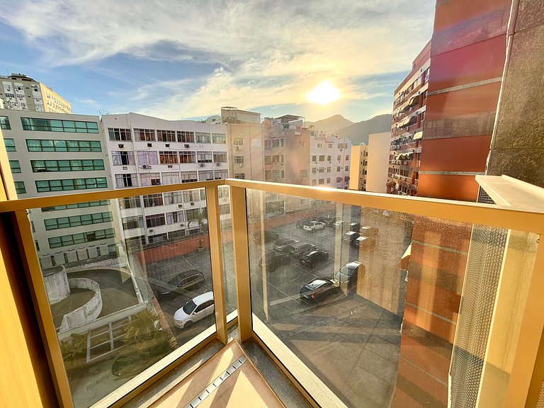 Studio Leblon - Modern with pool and gym.