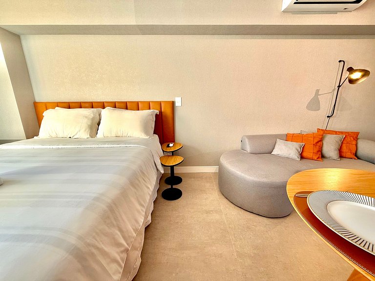 Studio Leblon - Modern with pool and gym.