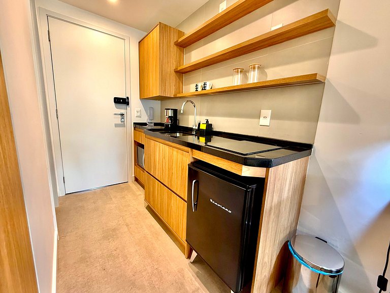 Studio Leblon - Modern with pool and gym.