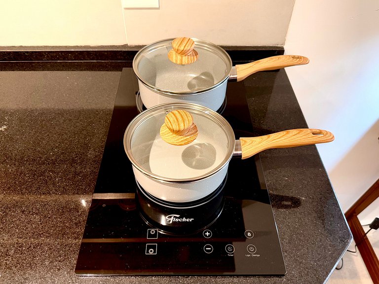 Studio Leblon - Modern with pool and gym.