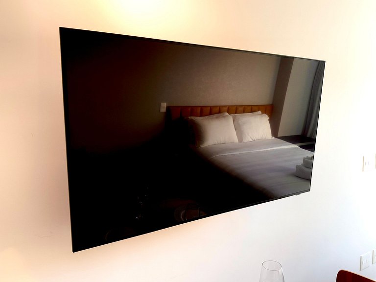 Studio Leblon - Modern with pool and gym.