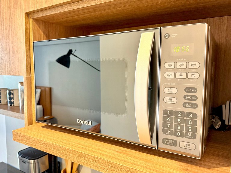 Studio Leblon - Modern with pool and gym.